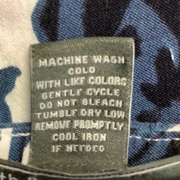 🦋 89th & MADISON blue print stretch pull on print skirt, size small. - Picture 4 of 4